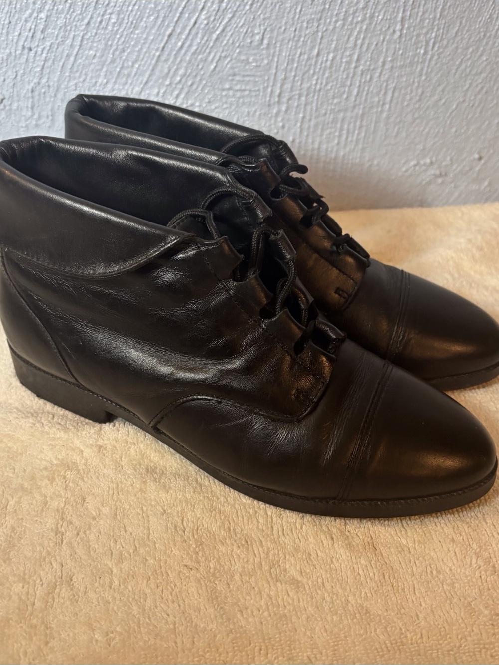 Women's Black Leather Lace-Up Ankle Witchy Booties Vintage SZ 7 M Leather upper